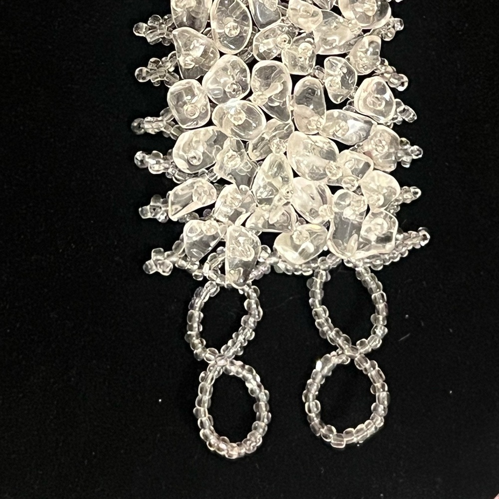Elegant Beaded Bracelet - Picture 6 of 6